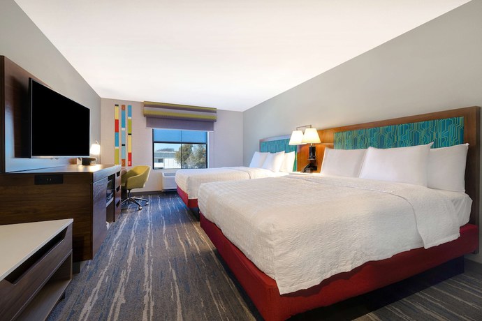 Imagen de la habitación del Hotel Hampton Inn and Suites Marina. Foto 9