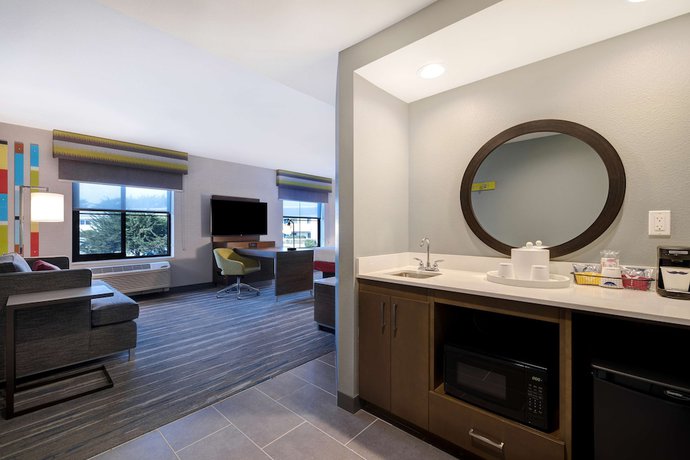 Imagen de la habitación del Hotel Hampton Inn and Suites Marina. Foto 10