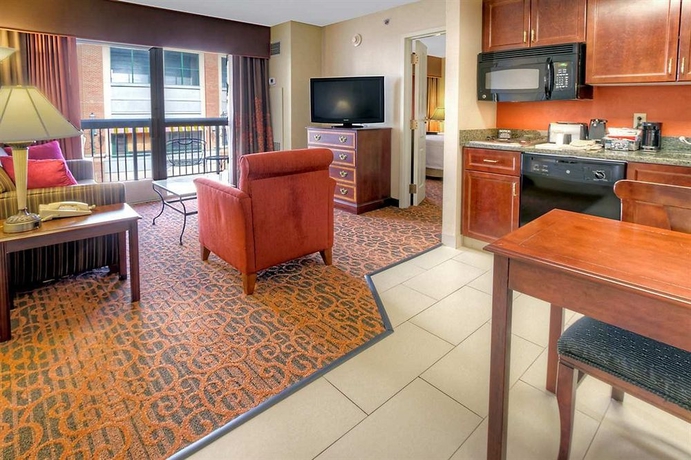 Imagen de los interiores del Hotel Hampton Inn and Suites Memphis-beale Street. Foto 13
