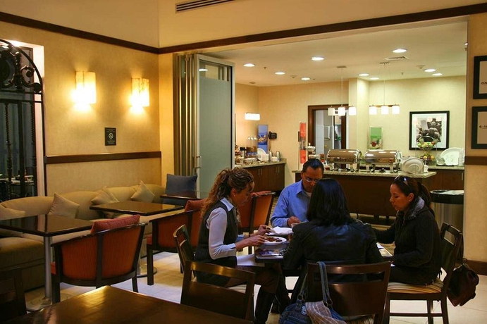 Imagen del bar/restaurante del Hotel Hampton Inn and Suites Mexico City - Centro Historico. Foto 6