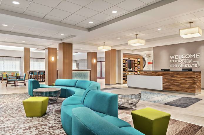 Imagen de los interiores del Hotel Hampton Inn and Suites Miami Kendall. Foto 18