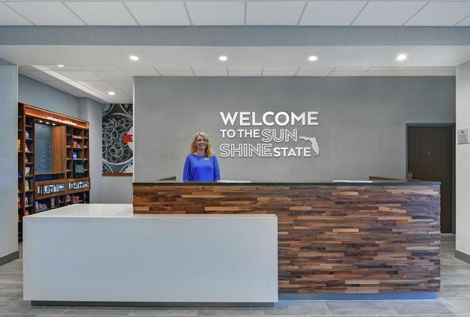 Imagen de los interiores del Hotel Hampton Inn and Suites Middleburg. Foto 15