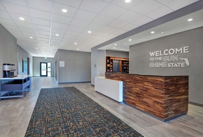 Imagen de los interiores del Hotel Hampton Inn and Suites Middleburg. Foto 17