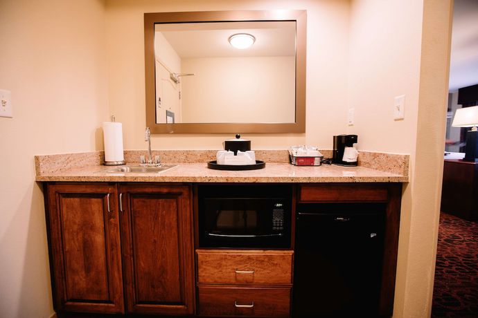 Imagen de la habitación del Hotel Hampton Inn and Suites Minot Airport. Foto 1