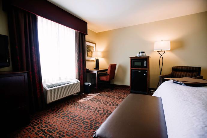 Imagen de la habitación del Hotel Hampton Inn and Suites Minot Airport. Foto 2