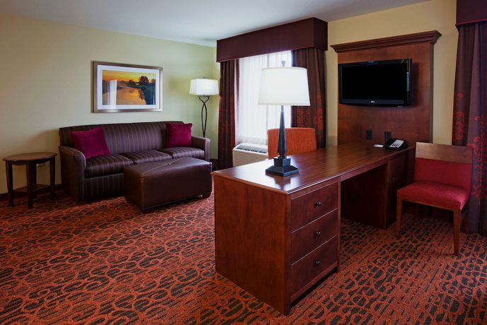 Imagen de la habitación del Hotel Hampton Inn and Suites Minot Airport. Foto 14
