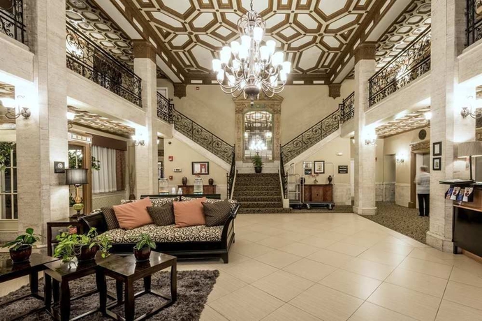 Imagen de los interiores del Hotel Hampton Inn and Suites Montgomery-downtown. Foto 9