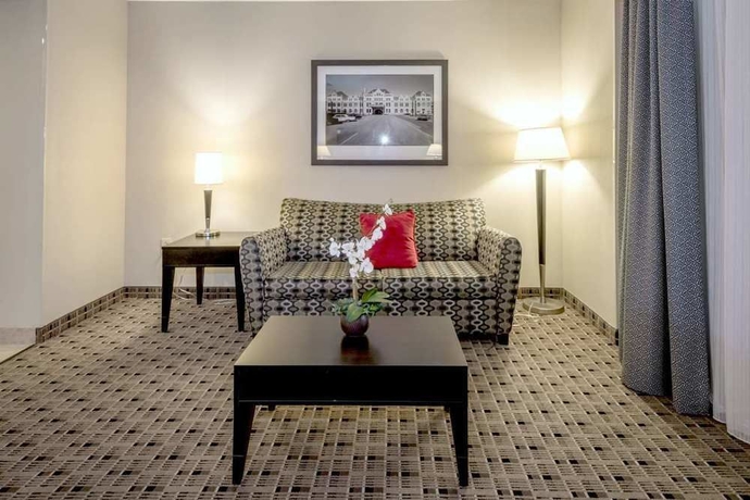 Imagen de los interiores del Hotel Hampton Inn and Suites Montgomery-downtown. Foto 12