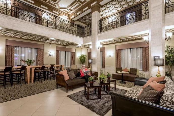 Imagen de los interiores del Hotel Hampton Inn and Suites Montgomery-downtown. Foto 13