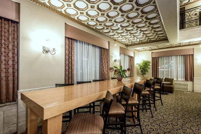 Imagen de los interiores del Hotel Hampton Inn and Suites Montgomery-downtown. Foto 15