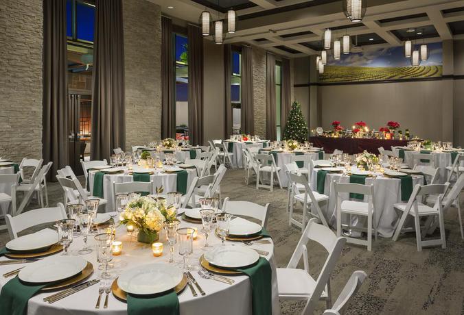 Imagen del bar/restaurante del Hotel Hampton Inn and Suites Napa. Foto 4