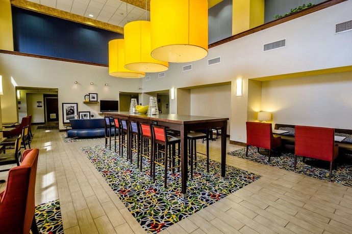 Imagen de los interiores del Hotel Hampton Inn and Suites Natchez. Foto 14