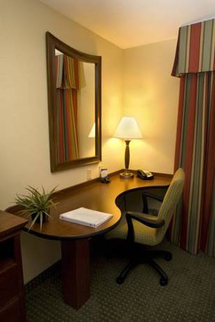 Imagen de la habitación del Hotel Hampton Inn and Suites Navarre. Foto 8