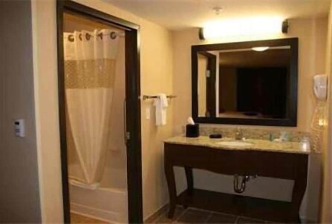 Imagen de la habitación del Hotel Hampton Inn and Suites New Castle. Foto 11