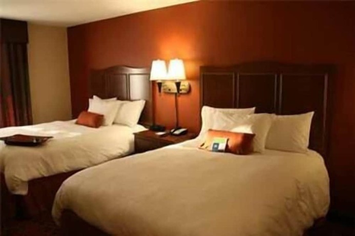 Imagen de la habitación del Hotel Hampton Inn and Suites New Castle. Foto 12