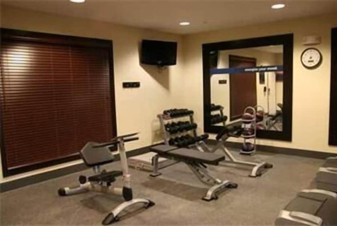 Imagen de los interiores del Hotel Hampton Inn and Suites New Castle. Foto 17