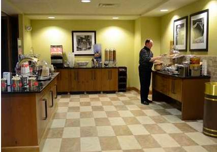 Imagen general del Hotel Hampton Inn and Suites New Hartford. Foto 7