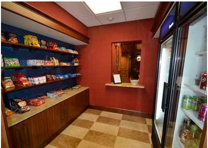 Imagen general del Hotel Hampton Inn and Suites New Hartford. Foto 8