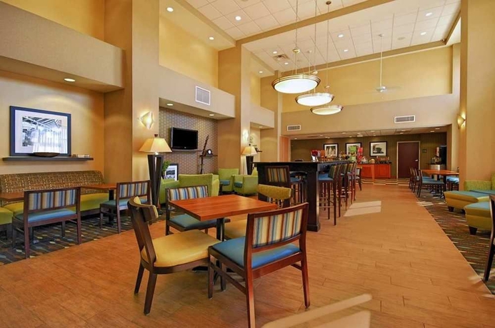 Imagen del bar/restaurante del Hotel Hampton Inn and Suites New Iberia Avery Island. Foto 3