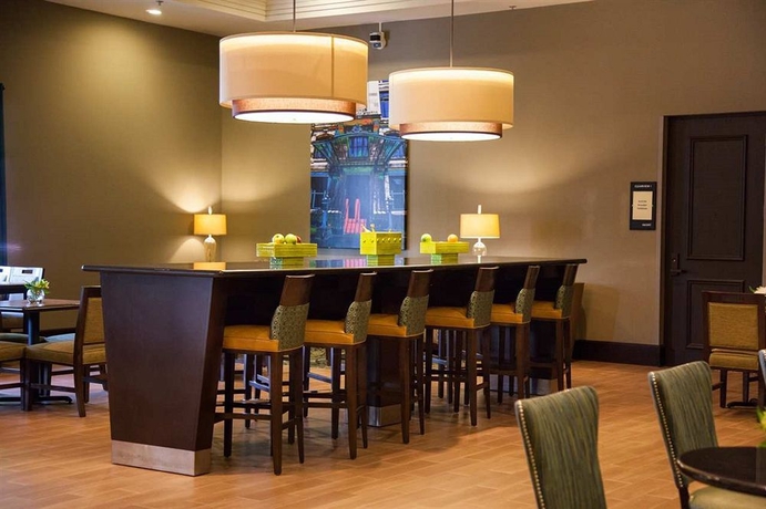 Imagen del bar/restaurante del Hotel Hampton Inn and Suites New Orleans-elmwood/clearview Pkway, La. Foto 2