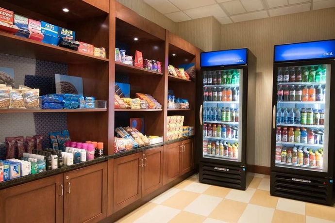 Imagen del bar/restaurante del Hotel Hampton Inn and Suites Newark-harrison-riverwalk. Foto 5