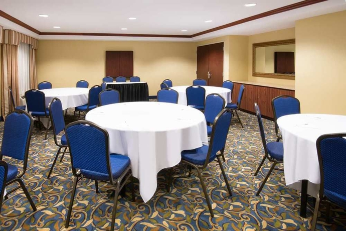 Imagen del bar/restaurante del Hotel Hampton Inn and Suites Newark-harrison-riverwalk. Foto 6
