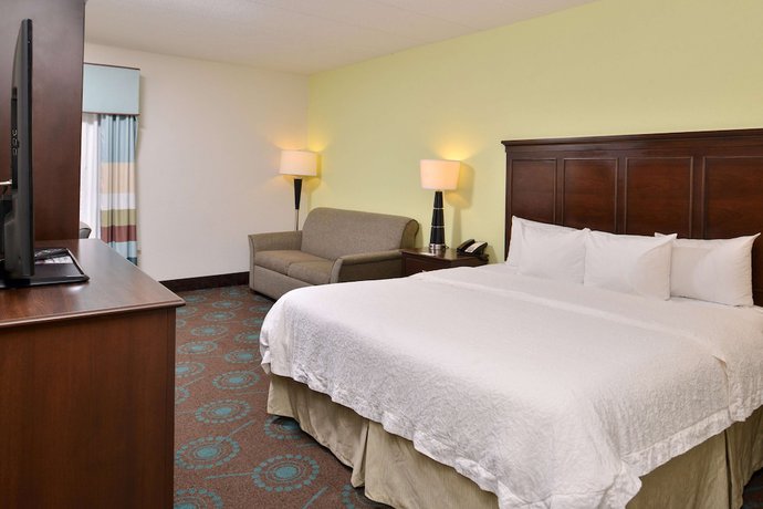 Imagen de la habitación del Hotel Hampton Inn and Suites Newport News (Oyster Point). Foto 8