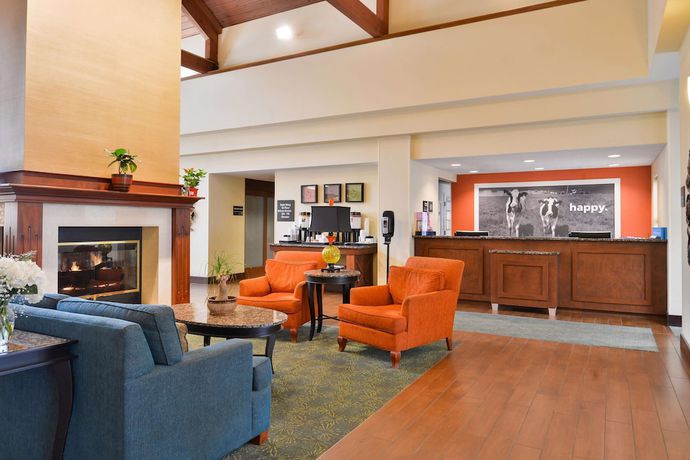 Imagen de los interiores del Hotel Hampton Inn and Suites Newport News (Oyster Point). Foto 18