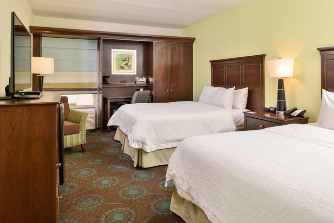 Imagen de la habitación del Hotel Hampton Inn and Suites Newport News (Oyster Point). Foto 12