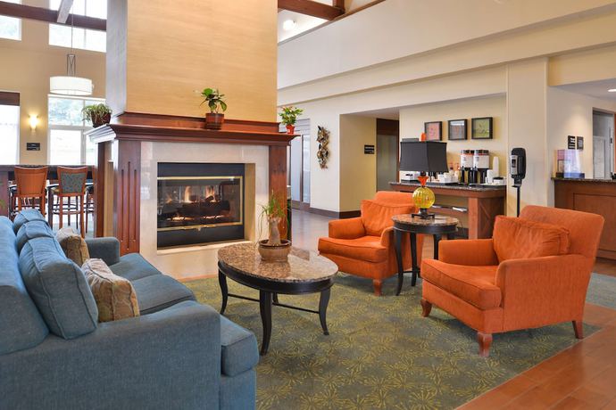 Imagen de los interiores del Hotel Hampton Inn and Suites Newport News (Oyster Point). Foto 19