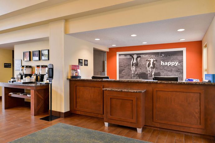 Imagen de los interiores del Hotel Hampton Inn and Suites Newport News (Oyster Point). Foto 20