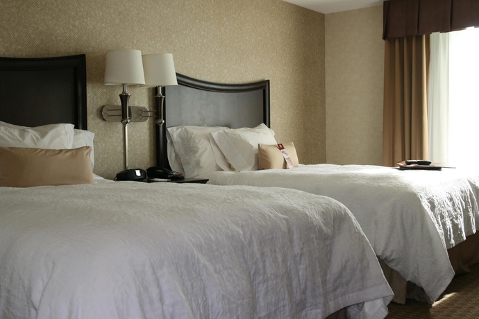 Imagen de la habitación del Hotel Hampton Inn and Suites Oakland Airport-alameda. Foto 5