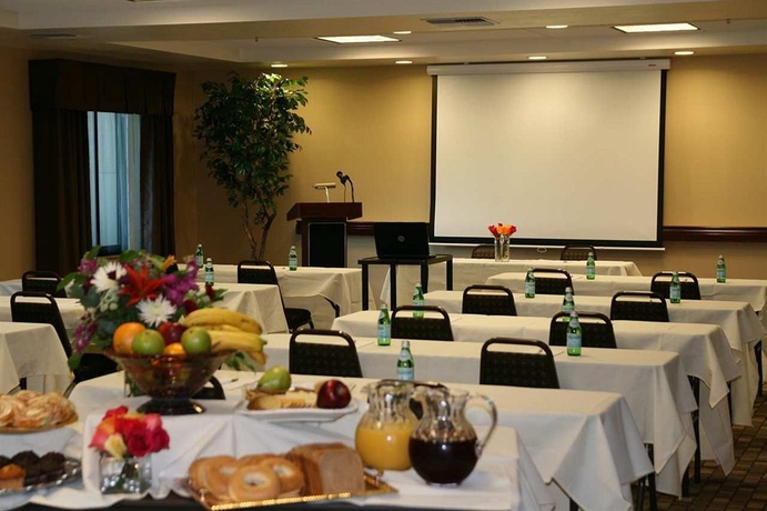 Imagen de los interiores del Hotel Hampton Inn and Suites Oakland Airport-alameda. Foto 11