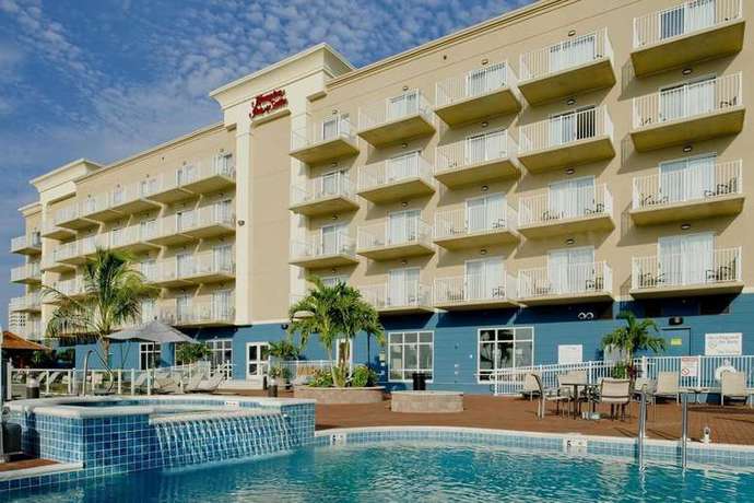 Imagen de la piscina del Hotel Hampton Inn and Suites Ocean City/bayfront-convention Center. Foto 11