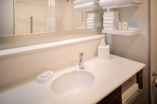 Imagen de la habitación del Hotel Hampton Inn and Suites Olympia Lacey. Foto 5