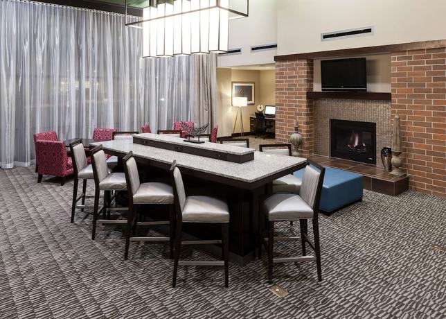 Imagen de los interiores del Hotel Hampton Inn and Suites Omaha-Downtown. Foto 17