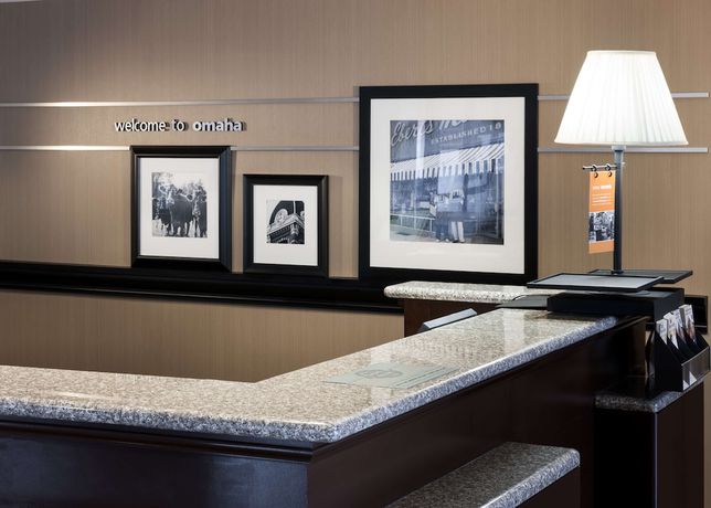 Imagen de los interiores del Hotel Hampton Inn and Suites Omaha-Downtown. Foto 18