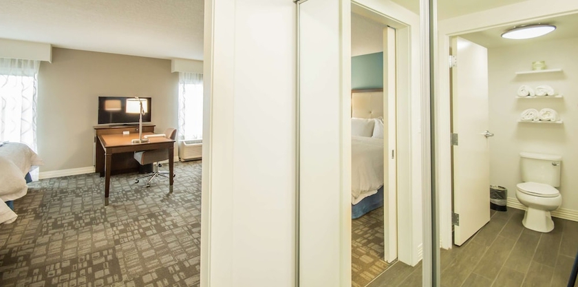 Imagen de la habitación del Hotel Hampton Inn and Suites Orlando near Seaworld. Foto 8