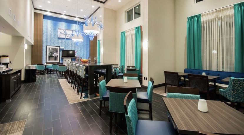 Imagen de los interiores del Hotel Hampton Inn and Suites Orlando near Seaworld. Foto 15