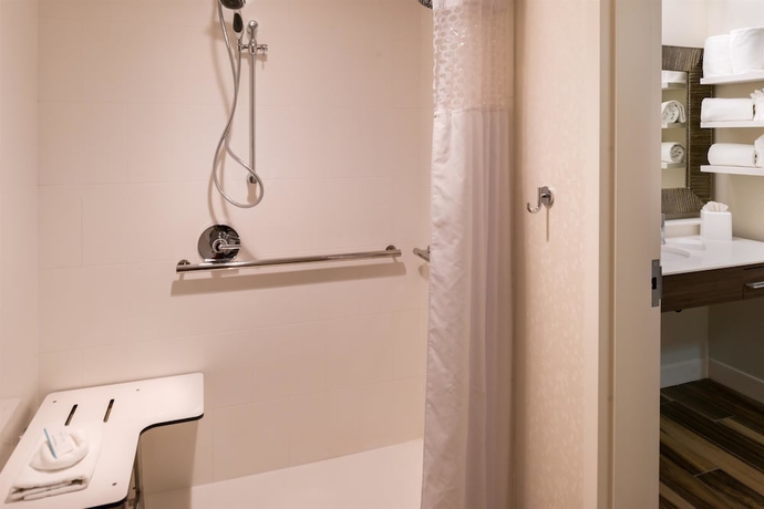 Imagen de la habitación del Hotel Hampton Inn and Suites Orlando/east Ucf Area. Foto 12