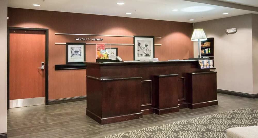 Imagen de los interiores del Hotel Hampton Inn and Suites Orlando-john Young Pkwy/s. Park. Foto 7