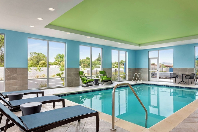 Imagen de la piscina del Hotel Hampton Inn and Suites Oroville. Foto 19