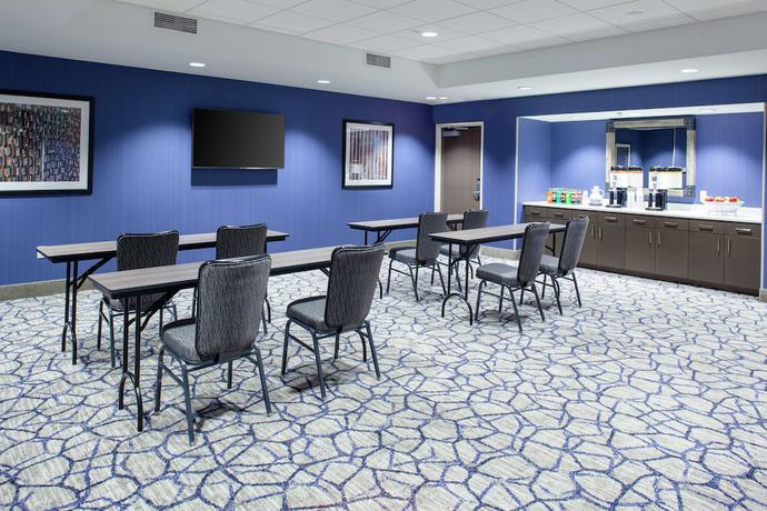 Imagen de los interiores del Hotel Hampton Inn and Suites Overland Park South. Foto 15