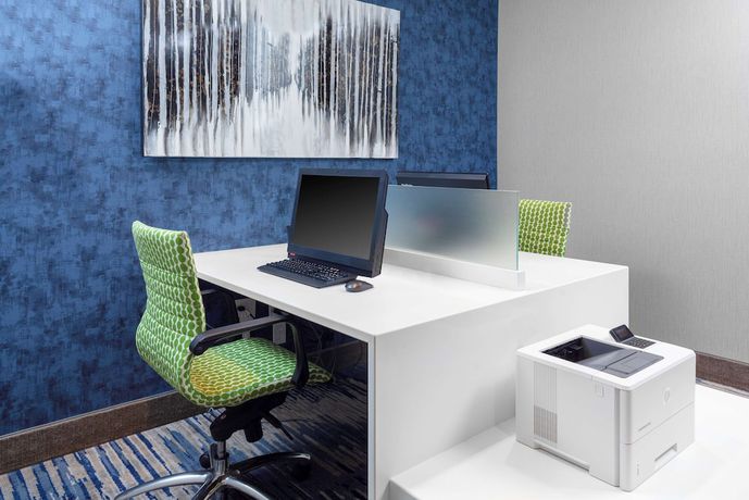 Imagen de los interiores del Hotel Hampton Inn and Suites Overland Park South. Foto 16