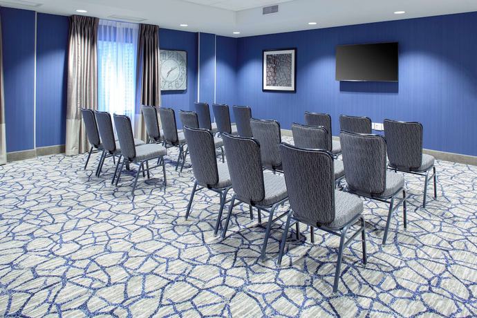 Imagen de los interiores del Hotel Hampton Inn and Suites Overland Park South. Foto 17
