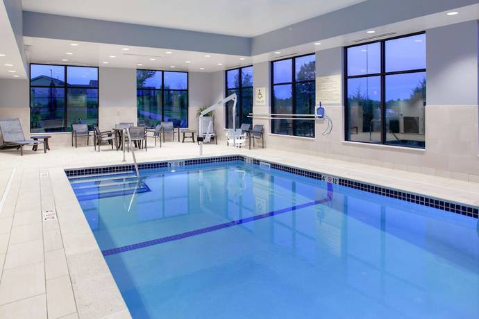 Imagen de la piscina del Hotel Hampton Inn and Suites Overland Park South. Foto 20