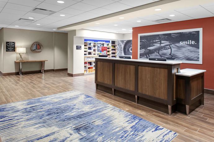 Imagen de los interiores del Hotel Hampton Inn and Suites Overland Park South. Foto 19