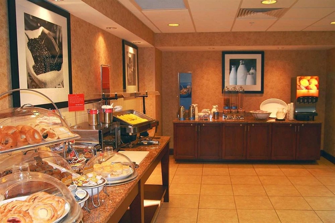 Imagen del bar/restaurante del Hotel Hampton Inn and Suites Palm Coast. Foto 1