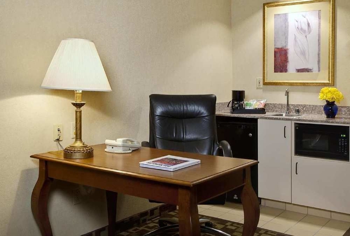 Imagen de la habitación del Hotel Hampton Inn and Suites Palm Desert. Foto 4