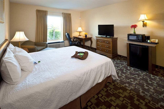 Imagen de la habitación del Hotel Hampton Inn and Suites Palm Desert. Foto 5